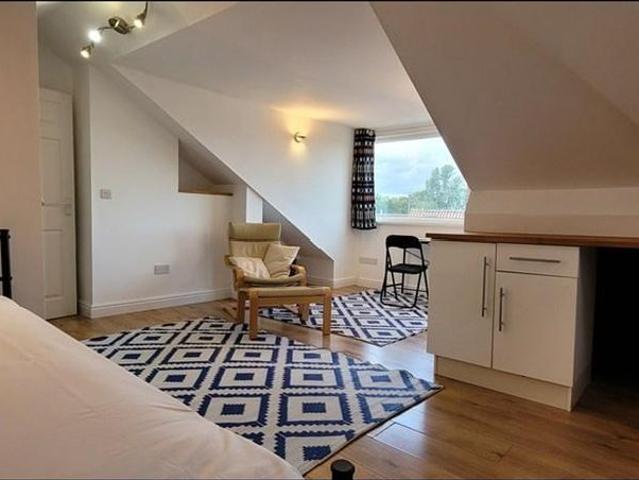 2 bedroom maisonette to rent