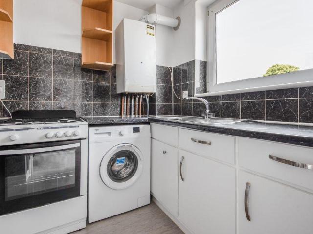 2 bedroom maisonette to rent