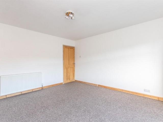 2 bedroom Maisonette to rent