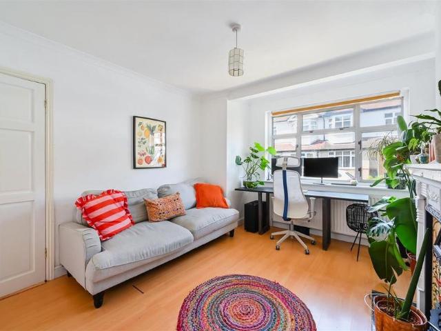 2 bedroom maisonette to rent