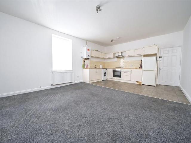 2 bedroom maisonette to rent