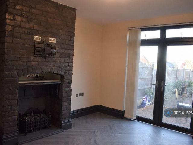 2 bedroom maisonette to rent