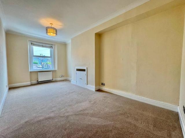 2 bedroom maisonette to rent