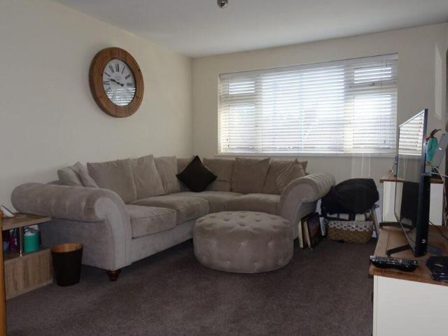 2 bedroom maisonette to rent