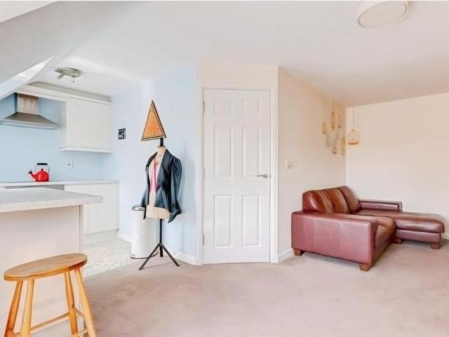 2 bedroom maisonette to rent