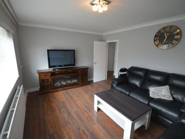 2 bedroom maisonette to rent