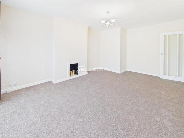 2 bedroom maisonette to rent
