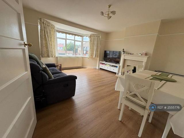 2 bedroom maisonette to rent