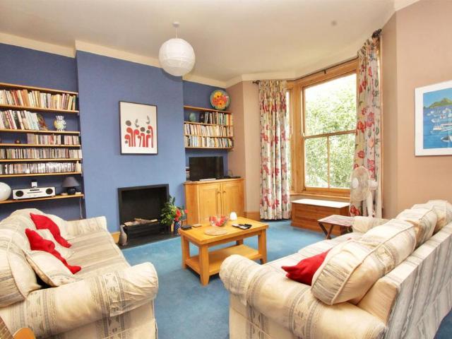 2 bedroom maisonette to rent