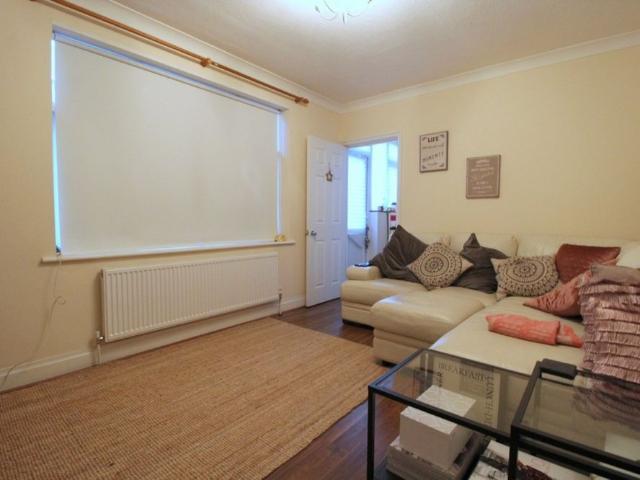 2 bedroom Maisonette to rent