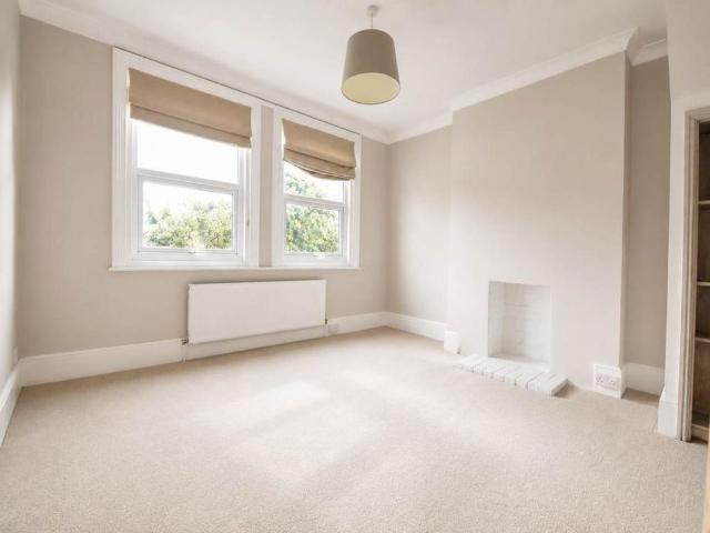 2 bedroom maisonette to rent