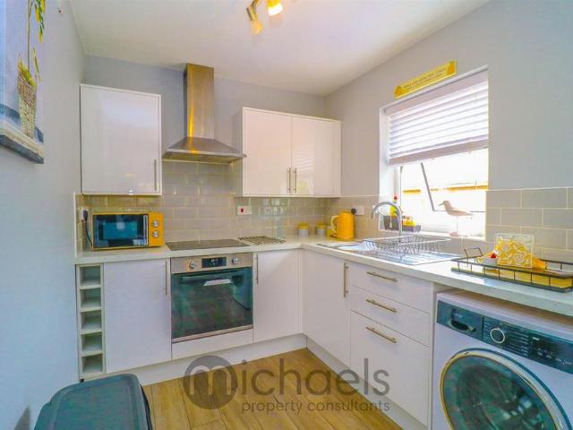 2 bedroom maisonette to rent