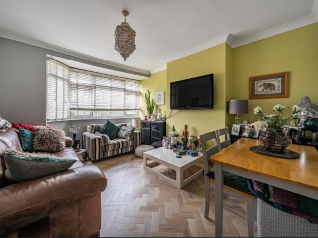 2 bedroom maisonette to rent