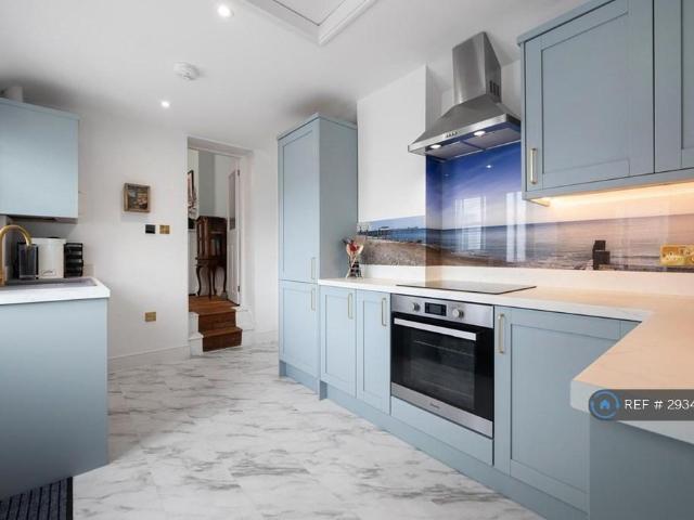 2 bedroom maisonette to rent