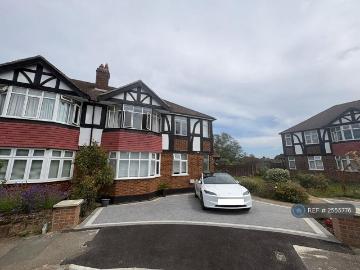 2 bedroom maisonette to rent