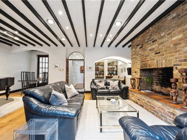 2 bedroom maisonette to rent