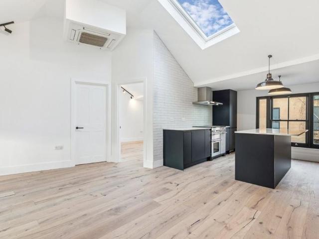 2 bedroom maisonette to rent
