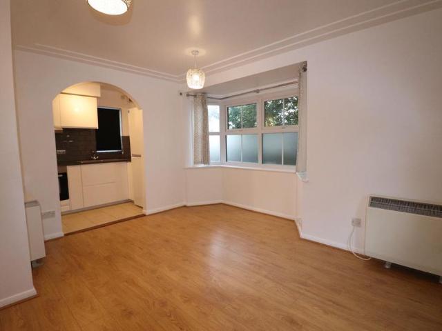 2 bedroom maisonette to rent