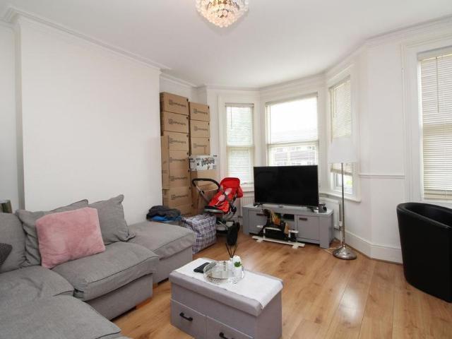 2 bedroom maisonette to rent