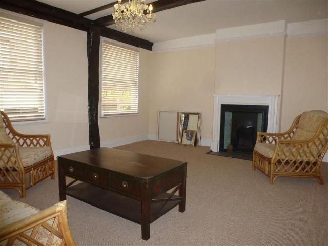 2 bedroom maisonette to rent