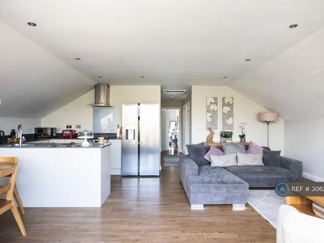 2 bedroom maisonette to rent