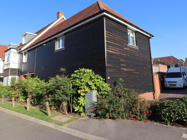 2 bedroom maisonette to rent