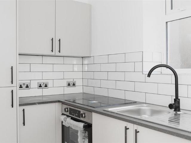 2 bedroom maisonette to rent