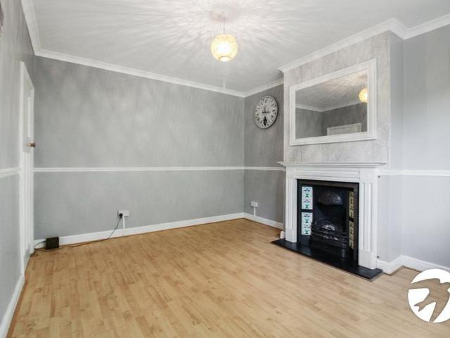 2 bedroom maisonette to rent