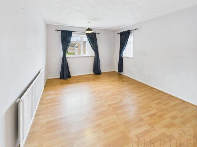 2 bedroom maisonette to rent