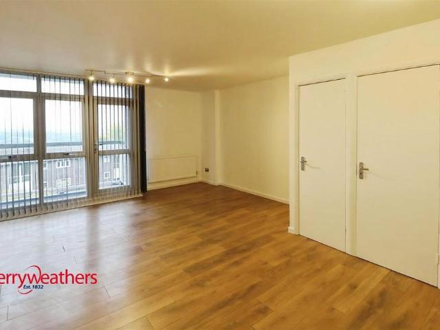 2 bedroom maisonette to rent