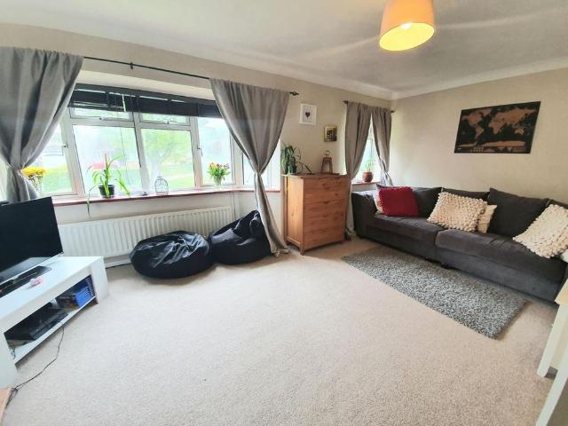 2 bedroom maisonette to rent