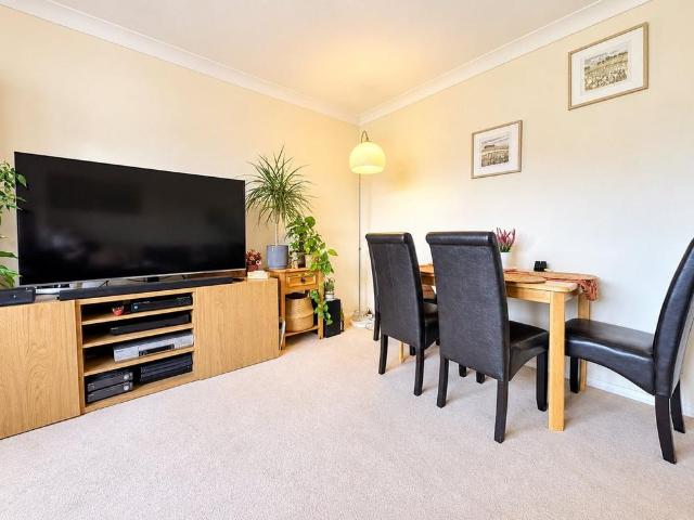 2 bedroom maisonette to rent