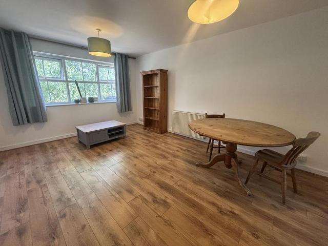 2 bedroom maisonette to rent