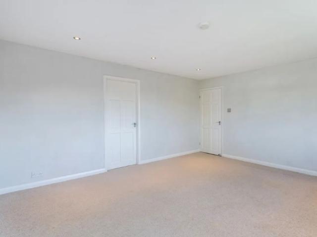 2 bedroom maisonette to rent