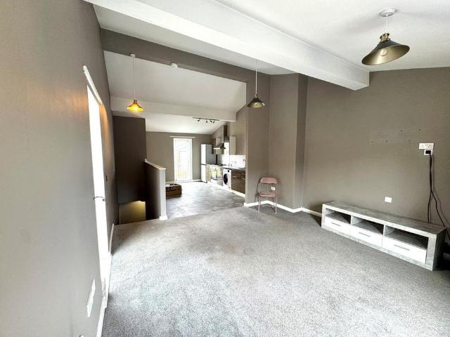 2 bedroom maisonette to rent
