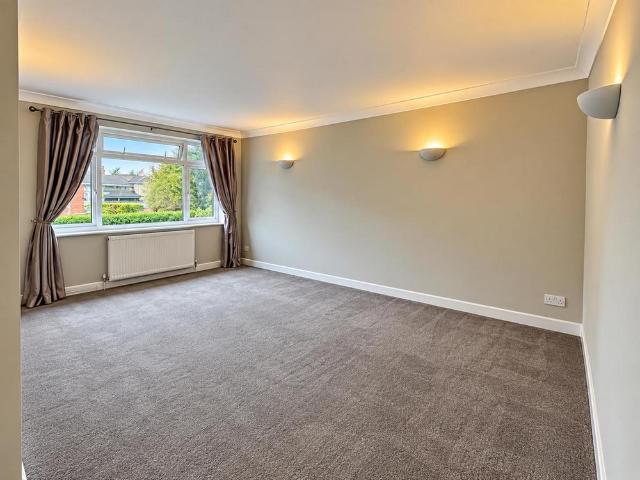 2 bedroom maisonette to rent