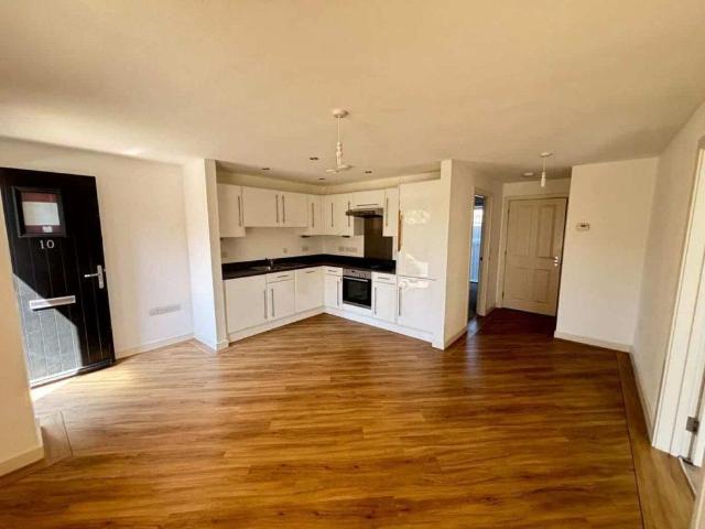 2 bedroom maisonette to rent