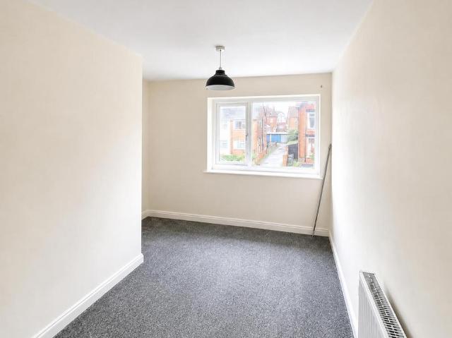 2 bedroom maisonette to rent