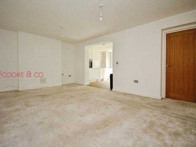 2 bedroom maisonette to rent