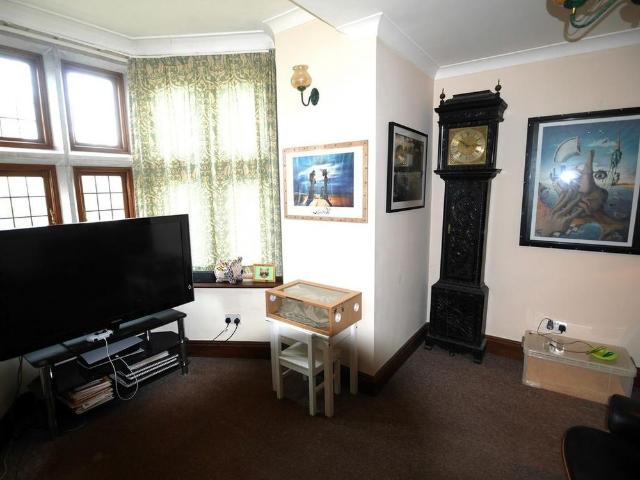 2 bedroom maisonette to rent