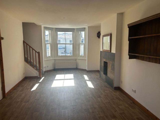 2 bedroom maisonette to rent