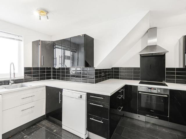 2 bedroom maisonette to rent