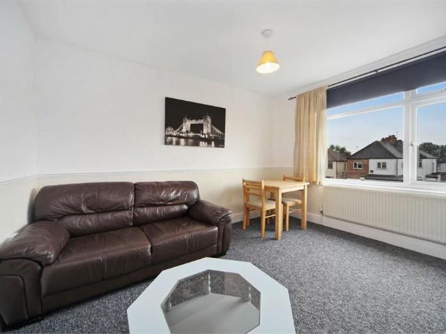 2 bedroom maisonette to rent