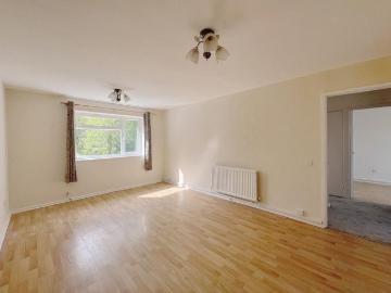2 bedroom maisonette to rent