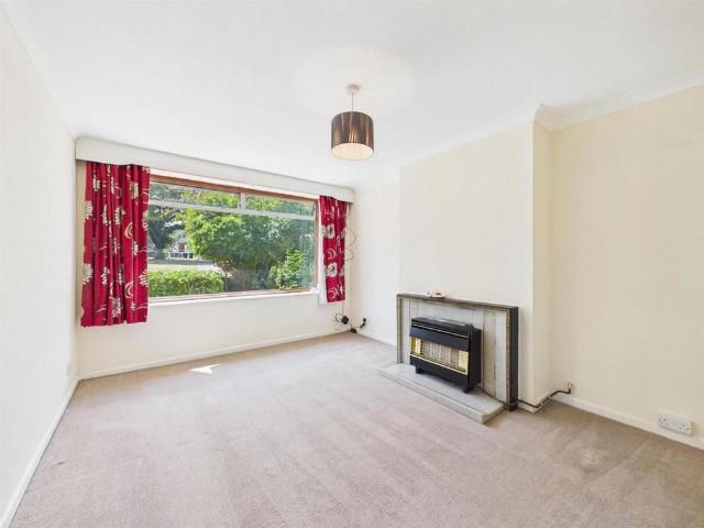 2 bedroom maisonette to rent