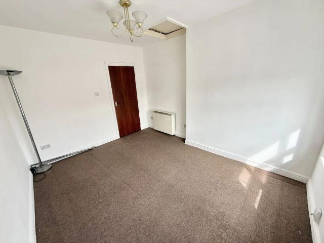 2 bedroom maisonette to rent