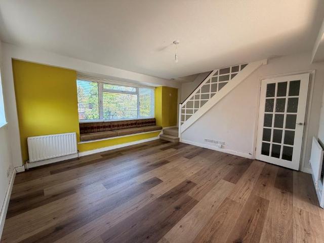 2 bedroom maisonette to rent