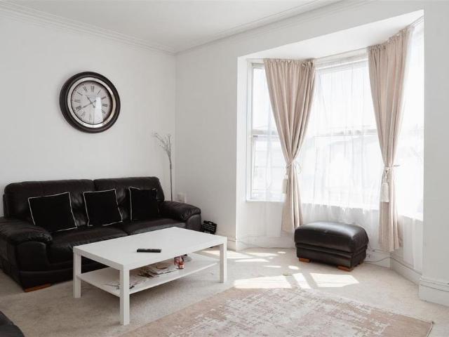 2 bedroom maisonette to rent