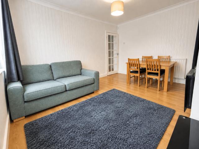 2 bedroom maisonette to rent