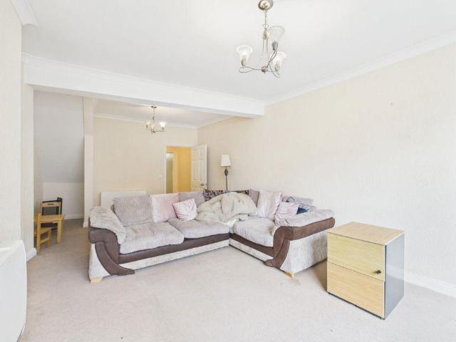 2 bedroom maisonette to rent